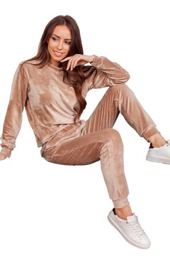 Śliczny WELUROWY komplet dresowy S - XL