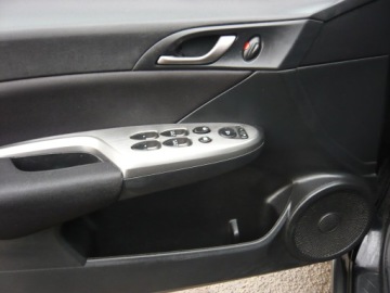 Honda Civic VIII Hatchback 3d 1.4 i-VTEC 100KM 2009 Honda Civic Ufo 1.4 benzyna 100KM , BEZ rdzy , WARTO ! możliwy transport, zdjęcie 7