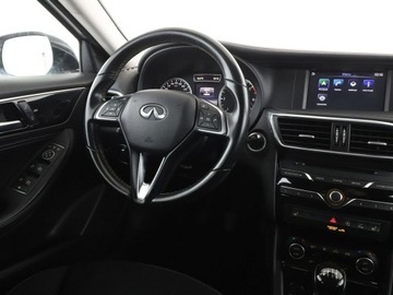 Infiniti Q30 1.5D 109KM 2016 Infiniti Q30 1.5 Diesel Premium Klimatronik, zdjęcie 15