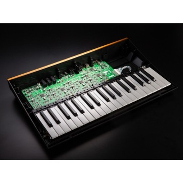 Аналоговый полифонический синтезатор нового поколения KORG MINILOGUE.