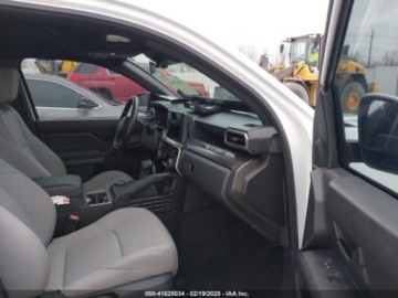 Toyota Tacoma II 2024 Toyota Tacoma Sr5 2024r., 4x4, 2.4L 2.4 Benzyna 278KM, zdjęcie 8