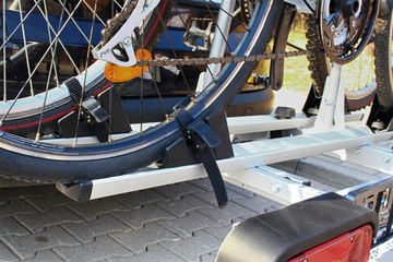 ДЕРЖАТЕЛЬ ДЛЯ ВЕЛОСИПЕДОВ НА ПЛАТФОРМЕ ЗАКРЫТОГО БАГАЖНИКА НА 3 ВЕЛОСИПЕДА, НАКЛОНЯЕМЫЙ, 13 ШТ.