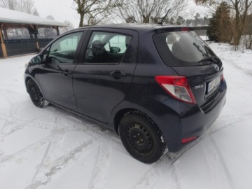 Toyota Yaris III Hatchback 5d Facelifting 1.33 Dual VVT-i 99KM 2014 TOYOTA YARIS (_P9_) 1.33 VVT-i (NSP90_) 99 KM, zdjęcie 4