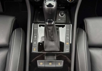 Skoda Superb III Kombi Facelifting 2.0 TDI SCR 200KM 2023 Skoda Superb 2.0TDI 200KM LK ACC DCC Hak Webasto Hak Ambient Kamera360 Can, zdjęcie 17