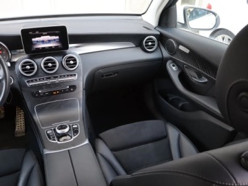 Mercedes GLC C253 SUV 2.1 220 d 170KM 2018 Mercedes GLC GLC 220 d 4MATIC, Salon Polska, zdjęcie 7
