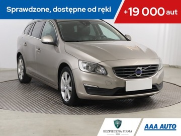 Volvo V60 I Kombi Facelifting 2.0 D3 DRIVE-E 150KM 2015 Volvo V60 D3 2.0, Skóra, Navi, Klima, Klimatronic