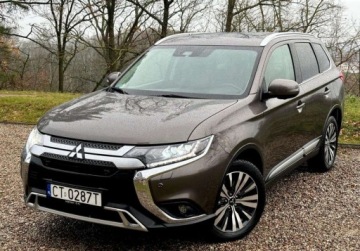 Mitsubishi Outlander III SUV Facelifting 2017 2.0 150KM 2019 Mitsubishi Outlander SerwisSalon Polska benzyna Zadbany Klimtronik Zamia