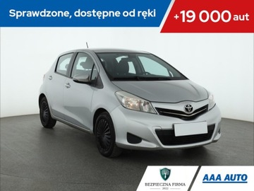 Toyota Yaris III Hatchback 5d 1.33 Dual VVT-i 99KM 2012 Toyota Yaris 1.33 Dual VVT-i, Salon Polska