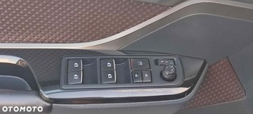 Toyota C-HR I 2017 Toyota C-HR Toyota C-HR 1.8 Hybrid PremiumJBLledyfull opcjajeden wlasciciel, zdjęcie 9