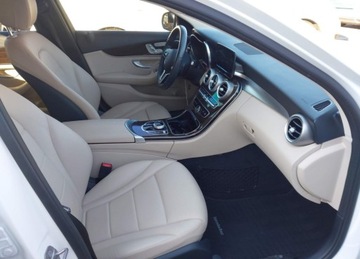 Mercedes Klasa C W205 Kabriolet Facelifting 2.0 300 258KM 2019 Mercedes-Benz Klasa C MERCEDES-BENZ C 300 4MATIC 2.0 Benzyna 259KM, zdjęcie 8