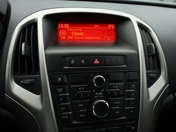 Opel Astra J Sports Tourer 2.0 CDTI ECOTEC 165KM 2011 Opel Astra 2.0 CDTI, 162 KM, Klima, Tempomat, zdjęcie 11