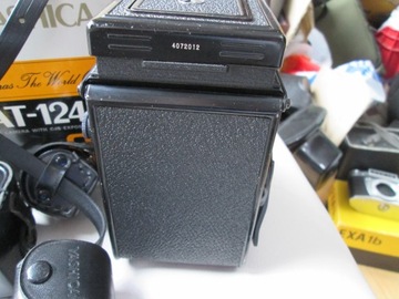 Камера Yashica Mat 124G В КОРОБКЕ + ОСТАЛЬНОЕ