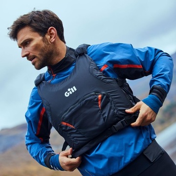 ЖИЛЕТ НА БОКОВОЙ МОЛНИИ PRO RACER ЧЕРНЫЙ M