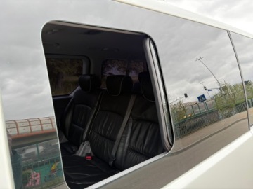 Hyundai H1 II Wagon 2.5 CRDi 170KM 2011 HYUNDAI H1 8-OSÓB KLIMA PARKTRONIC HAK SKÓRY GRZANE FOTELE WEBASTO, zdjęcie 17