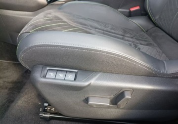 Peugeot 2008 II e-SUV Facelifting Elektryczny 54kWh 156KM 2023 Peugeot 2008 54kWh First Edition 2024 Od RiA Elektryczny 156KM, zdjęcie 13