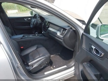 Volvo XC60 II 2023 Volvo XC 60 2023r., 4x4, 2.0L 2.0 Hybryda 247KM, zdjęcie 8