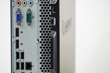 ПК малого форм-фактора Lenovo M725s AMD RYZEN 3 PRO 2200G 4 ГБ 480SSD WIN11