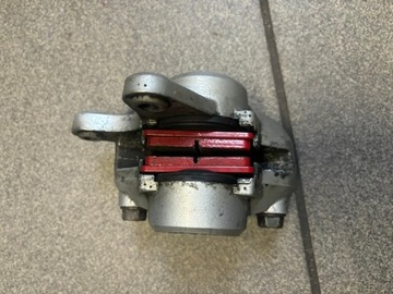 Сузуки Интрудер VS 750 Передний тормозной суппорт