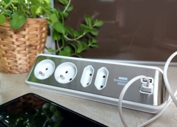 Удлинитель Удлинитель Белый 4 Розетки Kabel2m 2xUSB Brennenstuhl