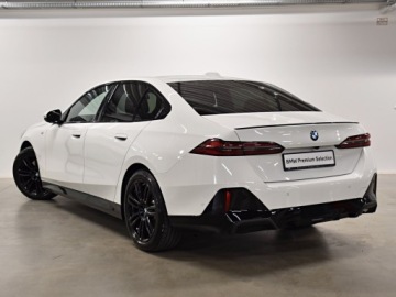 BMW Seria 5 G90-91 2024 BMW 520 190KM/ Mpakiet/ Adapt.LED/ Harman/ ShadowL, zdjęcie 2