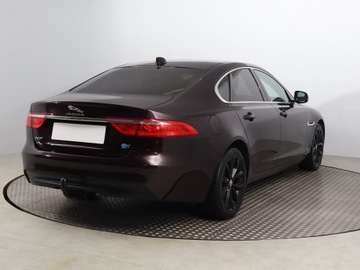 Jaguar XF II Sedan 2.0 i4D 180KM 2018 Jaguar XF 20d, 1. Właściciel, 177 KM, Automat, zdjęcie 4