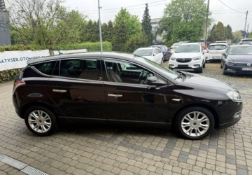 Lancia Delta III Hatchback 1.4 Turbo-Jet 120KM 2012 Lancia Delta 1,4 120KM Klimatronik Navi 1.4 Benzyna 120KM, zdjęcie 4
