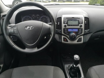 Hyundai i30 I CW Facelifting 1.6 CRDi 90KM 2010 Hyundai i30 1.6CRDI 90KM Klimatronic Kam, zdjęcie 14