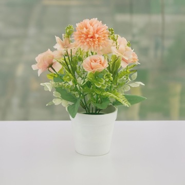 Искусственные цветы в горшке, украшение букета.