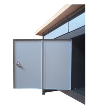 Шкаф-органайзер для производителя инструментов на верстаке