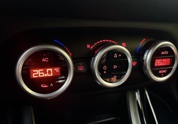 Alfa Romeo Giulietta Nuova II Hatchback 5d 2.0 JTD 16v 140KM 2012 Alfa Romeo Giulietta 2012 rok BEZWYPADKOWY Piekny Stan Klimatyzacja ZAD, zdjęcie 11