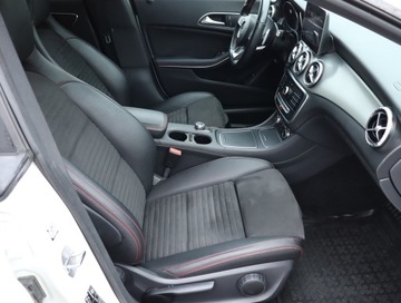 Mercedes CLA C117 Shooting Brake Facelifting 1.6 200 156KM 2018 Mercedes CLA 200, Salon Polska, Automat, Skóra, zdjęcie 8