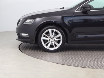 Skoda Octavia III Kombi Facelifting 2.0 TDI 150KM 2019 Skoda Octavia 2.0 TDI, Salon Polska, DSG, VAT 23%, zdjęcie 13