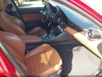 Alfa Romeo Giulia II Sedan 2.0 TBi 280KM 2018 Alfa Romeo Giulia Ti Sport 2018 2.0l 2.0 Benzyna 280KM, zdjęcie 9