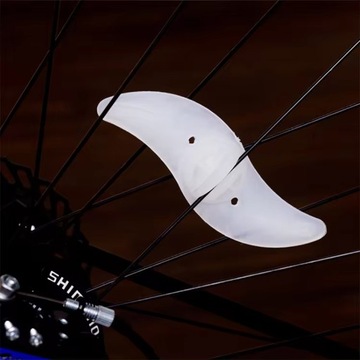 4 светодиодных велосипедных фонаря на спицах велосипедного колеса. КРЫШКА КОЛЕСА