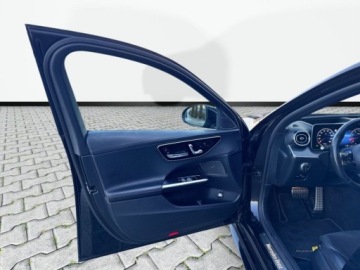 Mercedes Klasa C W206 Limuzyna 1.5 200 204KM 2023 Mercedes-Benz Klasa C C 200 AMG Panorama Kamera 360 HUD Night MBUX, zdjęcie 9