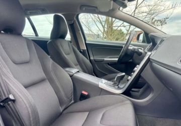 Volvo V60 I Kombi Facelifting 2.0 D2 DRIVE-E 120KM 2017 Volvo V60 Volvo V60 D2 Geartronic 2.0 Diesel 120KM, zdjęcie 30