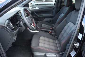Volkswagen Polo VI GTI Facelifting 2.0 TSI 207KM 2024 Volkswagen Polo 2.0TSI 206KM DSG GTI Pakiety Matrixy ACC Podgrz.fot Alu17, zdjęcie 28
