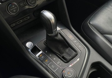 Volkswagen Tiguan II SUV 2.0 TDI BlueMotion Technology 240KM 2017 Volkswagen Tiguan Tiguan Highline DSG 7 os. Vat Marza Salon PL Bezwyp, zdjęcie 20