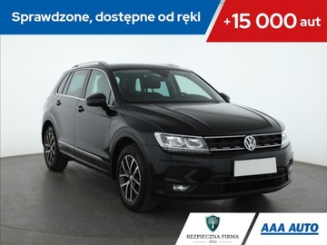 Volkswagen Tiguan II SUV 2.0 TDI 150KM 2017 VW Tiguan 2.0 TDI, Salon Polska, Serwis ASO, DSG