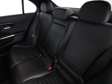 Mercedes Klasa C W206 Limuzyna Plug-in 2.0 300e 313KM 2021 Mercedes C 300 PHEV full LED skóra/alcantara, zdjęcie 16