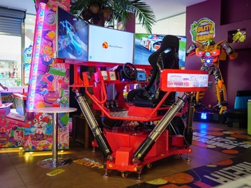 БЕЗУМНЫЙ ГОНОЧНЫЙ СИМУЛЯТОР