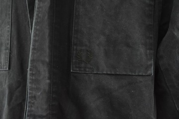 Размер ЧЕРНОЙ КУРТКИ FRED PERRY CLASSIC PARKA WASH. л