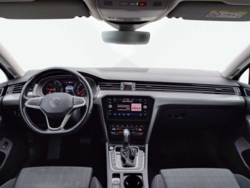 Volkswagen Passat B8 Variant Facelifting 2.0 TDI SCR 150KM 2022 Volkswagen Passat Variant HAK Faktura VAT Kamera Nawigacja 2.0 Diesel, zdjęcie 10