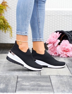 Черные женские эластичные кроссовки Adidas