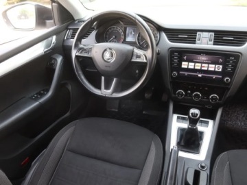 Skoda Octavia III Kombi Facelifting 1.6 TDI 115KM 2018 Skoda Octavia 1.6 TDI, Salon Polska, Klima, zdjęcie 5