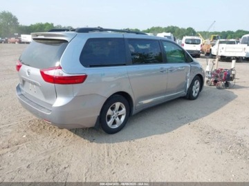 Toyota Sienna III 2017 Toyota Sienna 2017 TOYOTA SIENNA LE 8 PASSENGER 3.5 Benzyna 296KM, zdjęcie 8