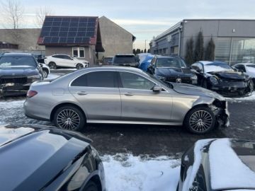 Mercedes Klasa E W213 Limuzyna Facelifting 2.0 220d 200KM 2023 Mercedes E 220 AMG Diesel mHEV 4Matic Kamera, zdjęcie 6