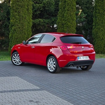Alfa Romeo Giulietta Nuova II Hatchback 5d Facelifting 1.6 JTDM-2 120KM 2015 Alfa Romeo Giulietta 1.6 120KM JTDM 16V Sport, zdjęcie 17