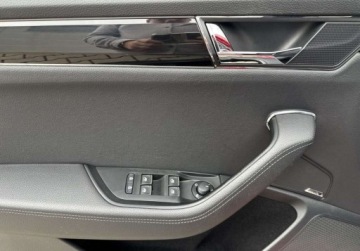 Skoda Superb III Kombi Facelifting 2.0 TDI SCR 200KM 2023 Skoda Superb 2.0TDI 200KM LK ACC DCC Hak Webasto Hak Ambient Kamera360 Can, zdjęcie 18