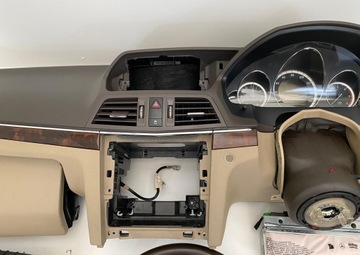 MERCEDES E KLASA W207 DESKA KONSOLA AIRBAG PASY